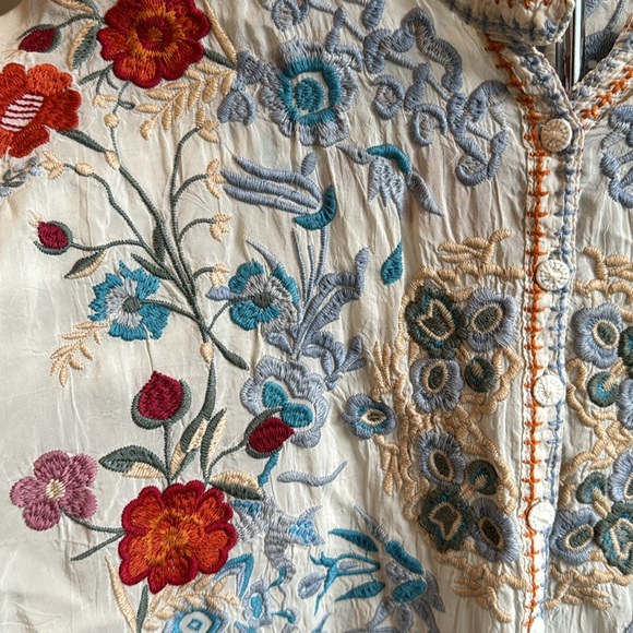 Johnny Was washable silk embroidered top, size XL - Picture 4 of 7